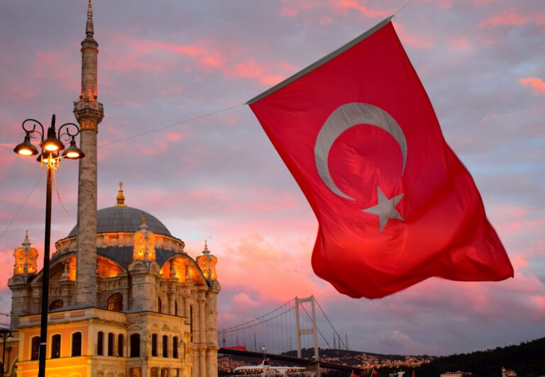 immigrate from Turkey to Portugal
